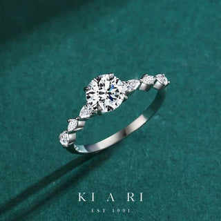 Dae-Seong Round Cut Diamond Ring