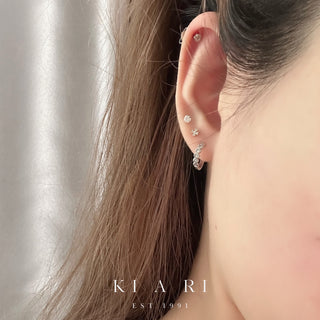 Hei-Ryung Heart Huggies Earrings (Silver) 🤍
