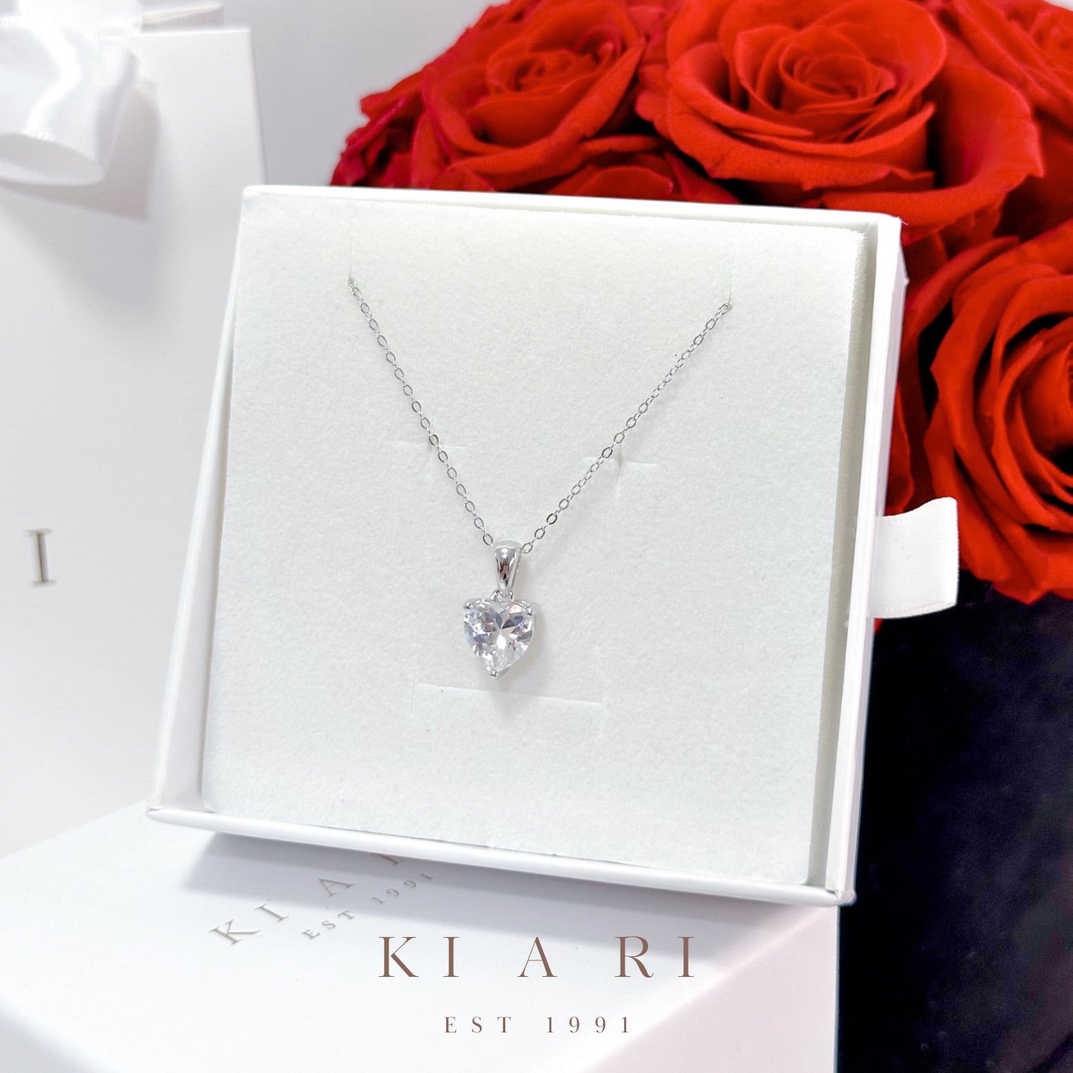Ari Classic Heart Necklace 🤍