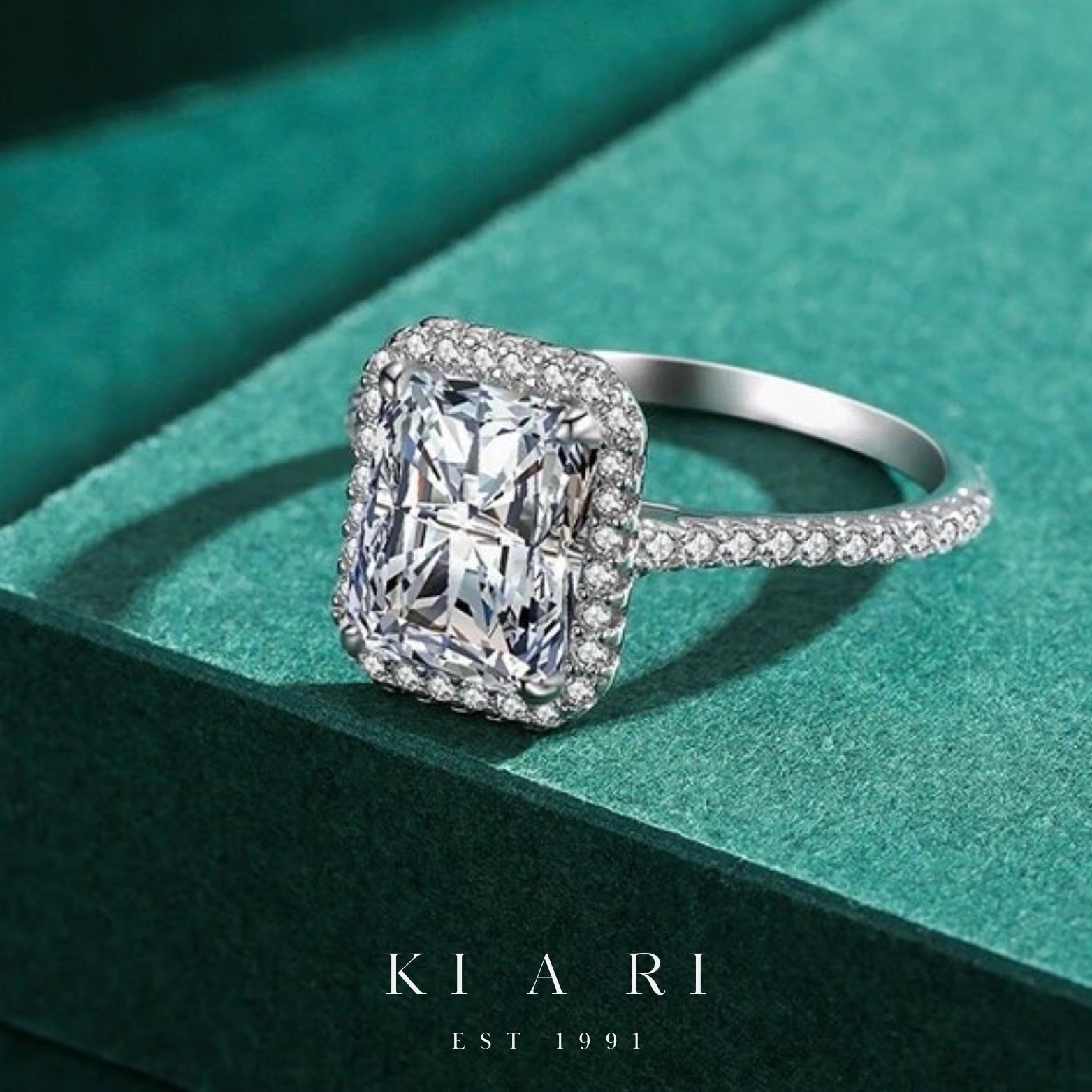 Mari Emerald Cut Diamond Ring 💍