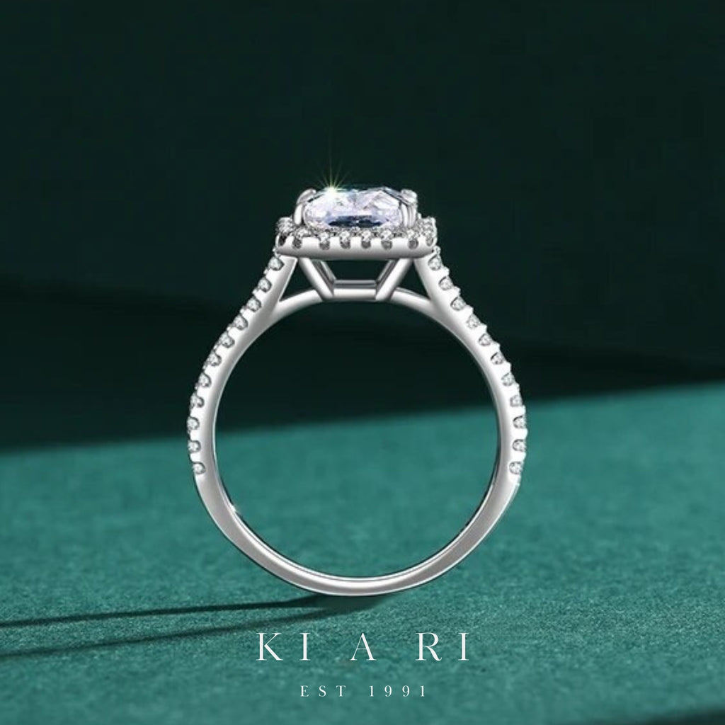 Mari Emerald Cut Diamond Ring 💍