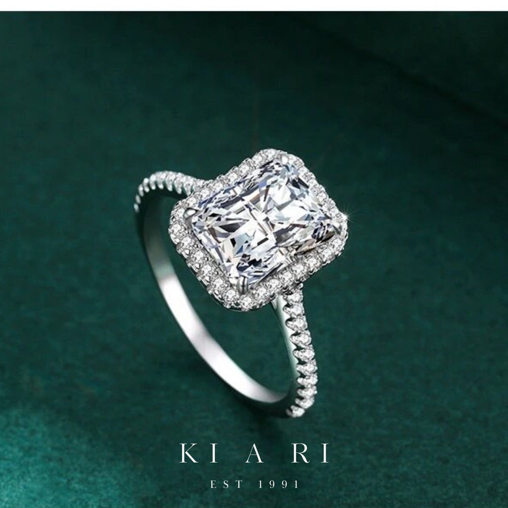 Mari Emerald Cut Diamond Ring 💍