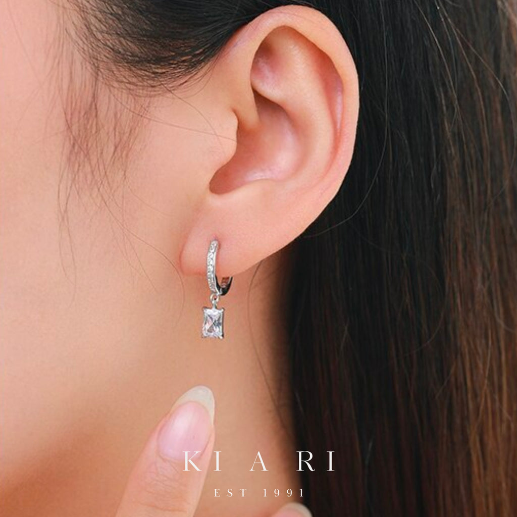 Yun Goo Dangling Huggies Earrings 💎