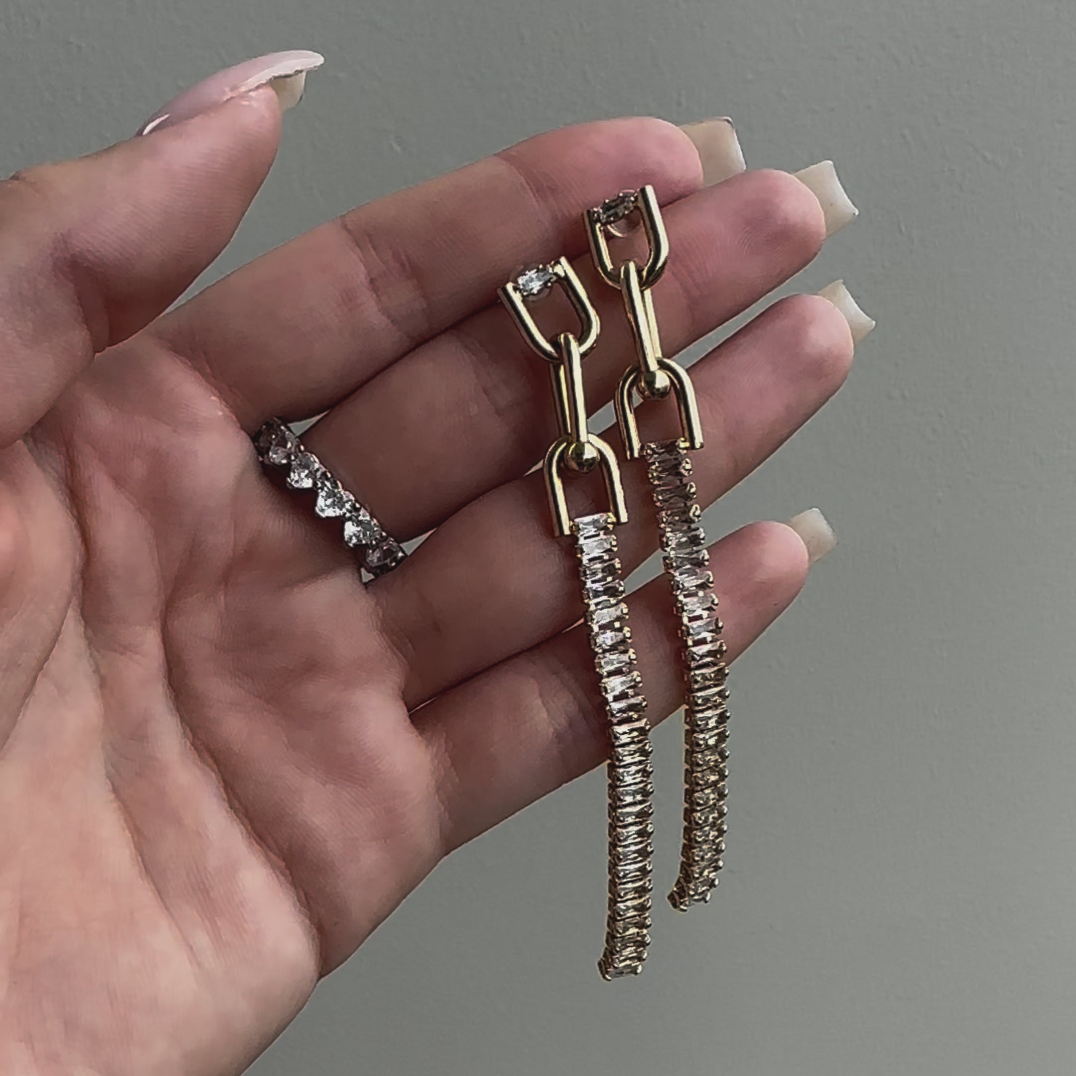 Chang Min Classy Dangling Earrings ✨