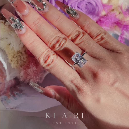 Na-Eun Baguette Cut Diamond Ring 💍
