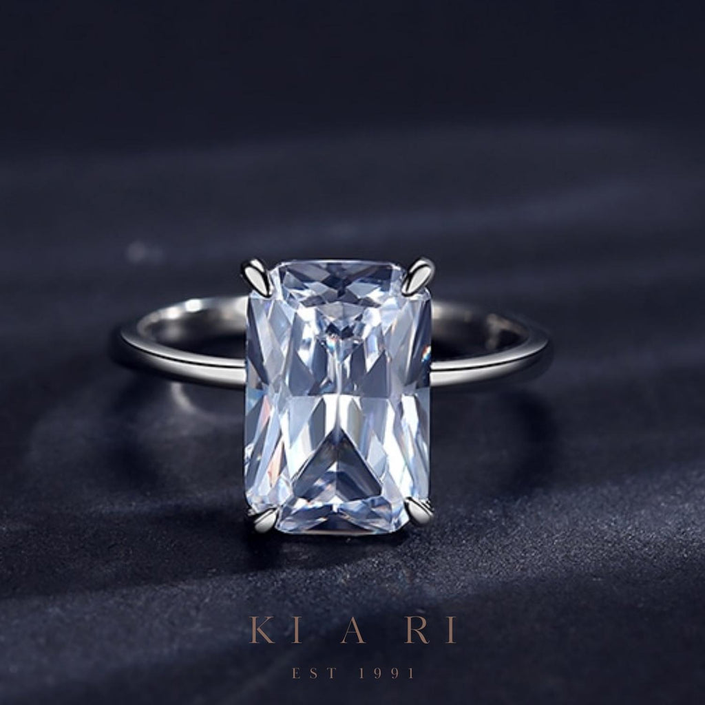Na-Eun Baguette Cut Diamond Ring 💍