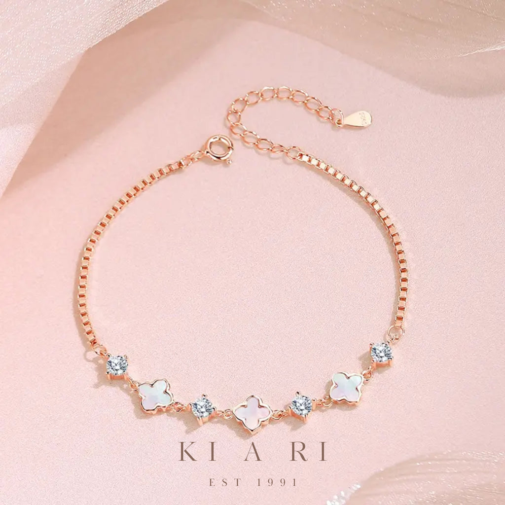 Hee-Hwa Four Leaf Clover Bracelet (White) 🍀