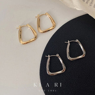 Yumi Classic Geometric Irregular Square Huggies Earrings (Gold)