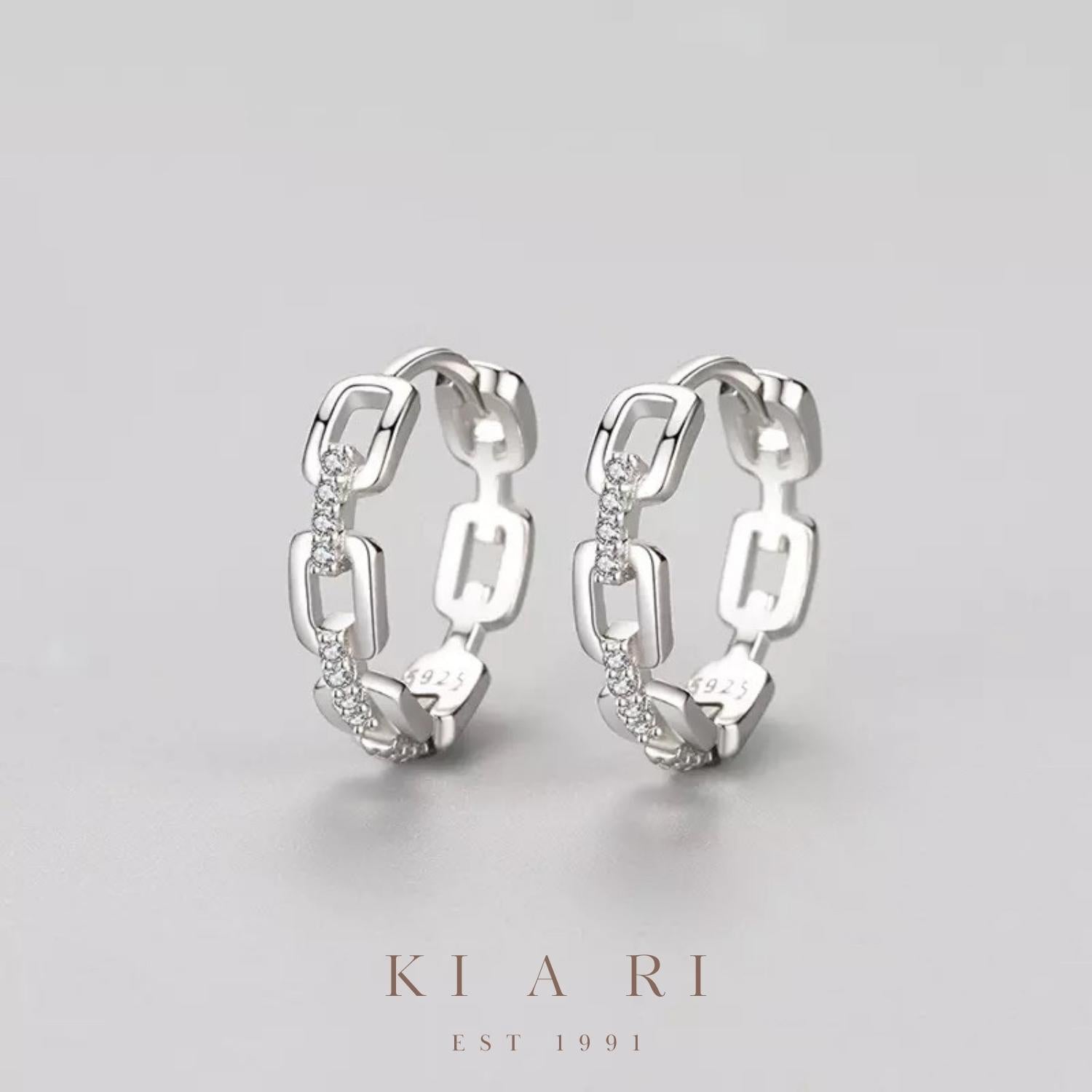 Yoonah Chain Huggies Earrings (Silver) ⛓️